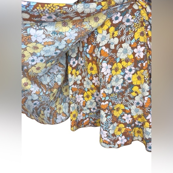 Altar'd State Floral Wrap Brown
Yellow White Mini Skirt Size Small preloved - Picture 3 of 7